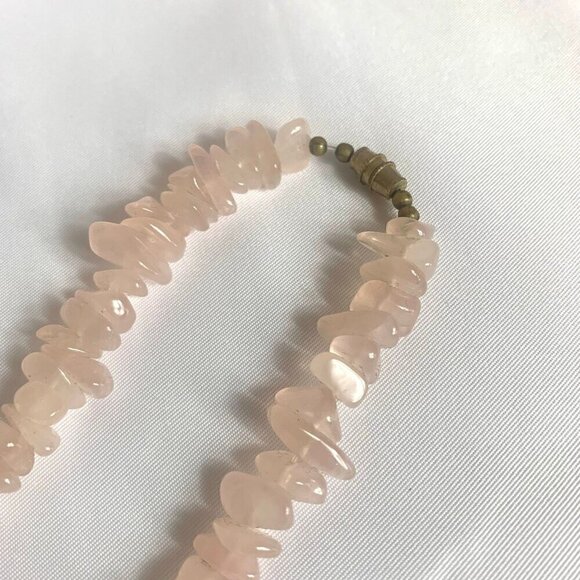 Vintage 70s Rose Quartz Crystal Chip Necklace 18 Inch - Picture 2 of 5